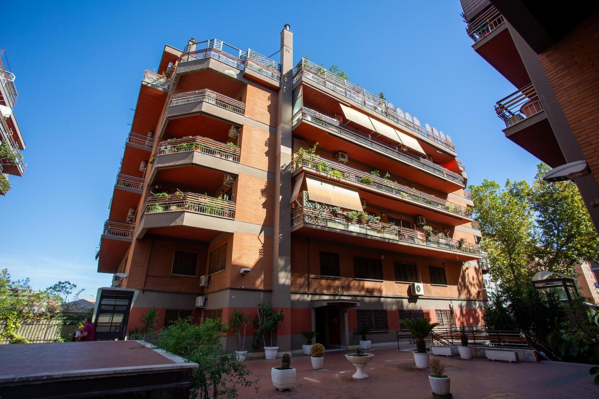 Stanza Comoda E Silenziosa Con Bagno Privato E Area Lavoro E Relax Roma Eksteriør bilde